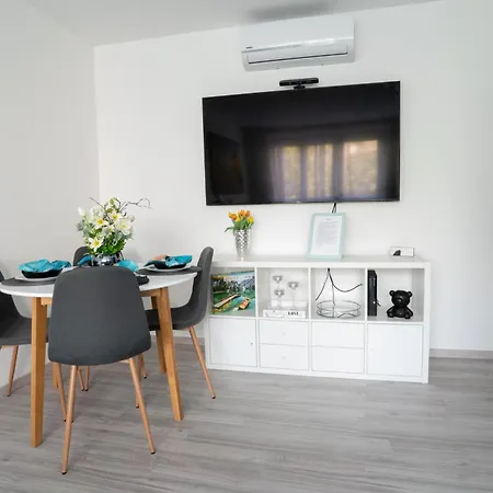 Palace Apartman,t13, Ac, Klima Apartment